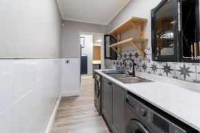 Oldie Villa - A Seaview Apartment